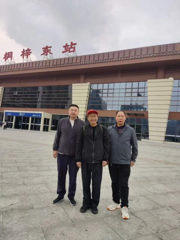 好牛 战友重聚娄山关，冷水鱼煮出了亚东的军旅青春！